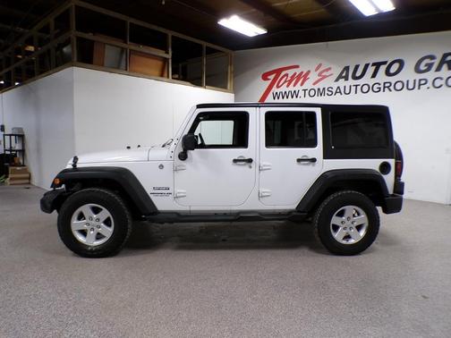 Bright White Clearcoat 2014 Jeep Wrangler Unlimited Sport