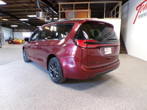 2021 Chrysler Pacifica Touring