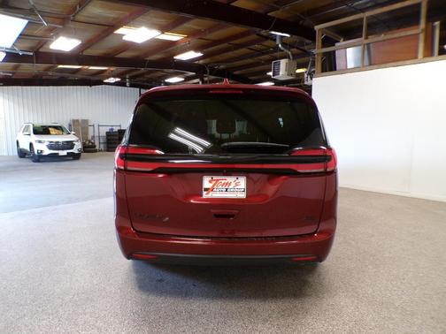 2021 Chrysler Pacifica Touring