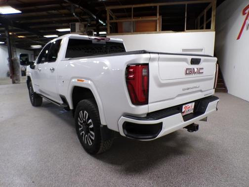 White 2024 GMC Sierra 2500 Denali