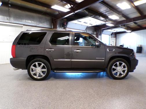 Galaxy Gray Metallic 2011 Cadillac Escalade Luxury