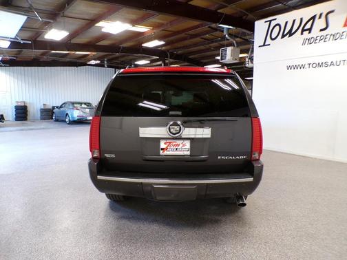 Galaxy Gray Metallic 2011 Cadillac Escalade Luxury