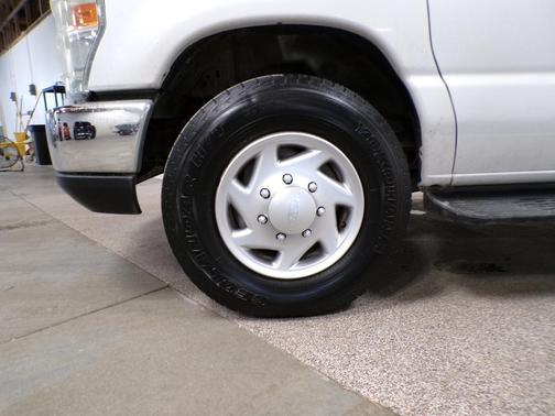 2011 Ford E350 Super Duty XLT