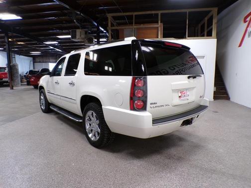 2009 GMC Yukon XL 1500 Denali