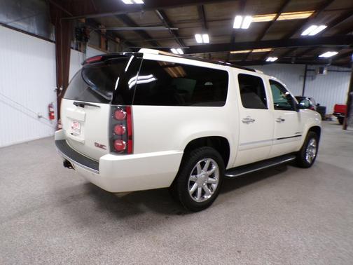 2009 GMC Yukon XL 1500 Denali