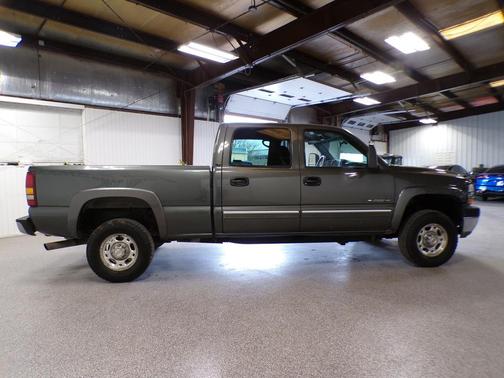 2002 Chevrolet Silverado 2500 LS H/D Crew Cab