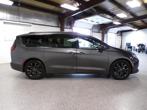 Molten Silver 2018 Chrysler Pacifica Touring-L