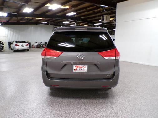 Predawn Gray Mica 2011 Toyota Sienna XLE