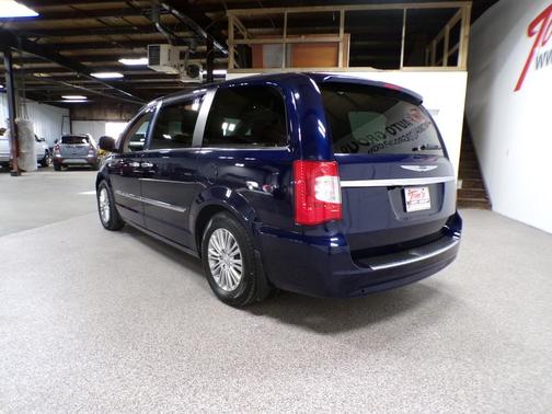 2014 Chrysler Town & Country Touring-L