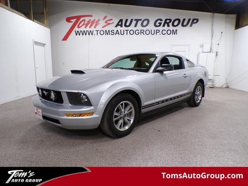 2005 Ford Mustang Deluxe