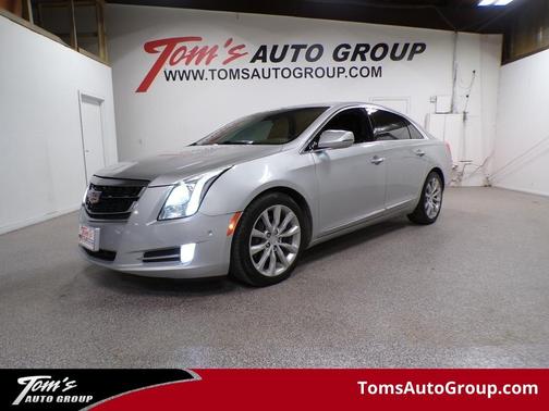 Radiant Silver Metallic 2017 Cadillac XTS Luxury