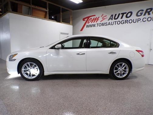 2010 Nissan Maxima SV