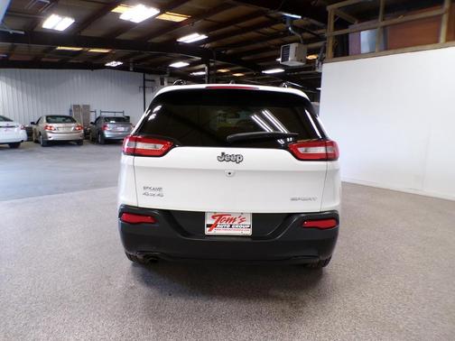 2017 Jeep Cherokee Sport