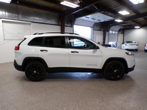 2017 Jeep Cherokee Sport