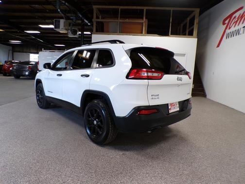 2017 Jeep Cherokee Sport