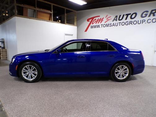 2018 Chrysler 300 Touring