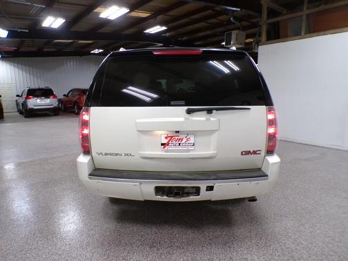 2011 GMC Yukon XL 1500 Denali