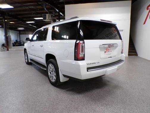 White Diamond Tri-Coat 2015 GMC Yukon XL Denali
