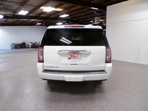 White Diamond Tri-Coat 2015 GMC Yukon XL Denali