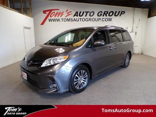 2018 Toyota Sienna XLE