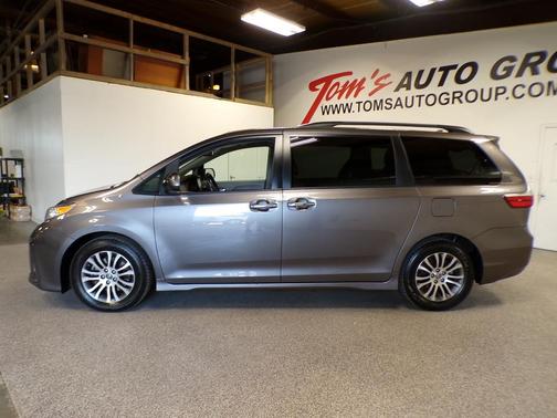 2018 Toyota Sienna XLE