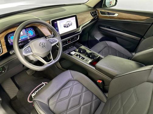 2024 Volkswagen Atlas 2.0T SE w/Technology 4MOTION