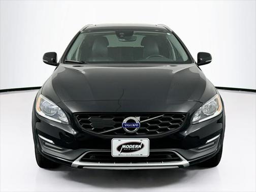 2018 Volvo V60 Cross Country T5