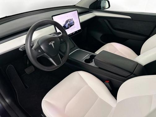 2025 Tesla Model Y Long Range Dual Motor All-Wheel Drive