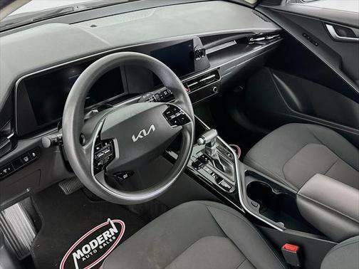 2023 Kia Niro LX