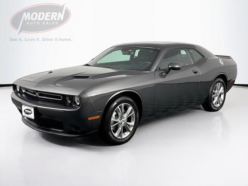 Granite Pearlcoat 2023 Dodge Challenger SXT