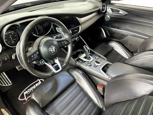 2022 Alfa Romeo Giulia Veloce