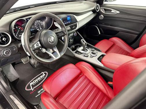 Vulcano Black Metallic 2023 Alfa Romeo Giulia Veloce AWD