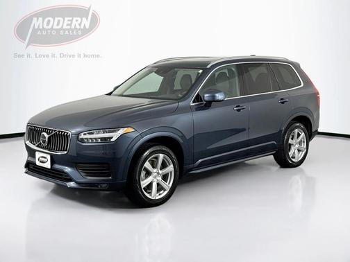 2022 Volvo XC90 T5 Momentum