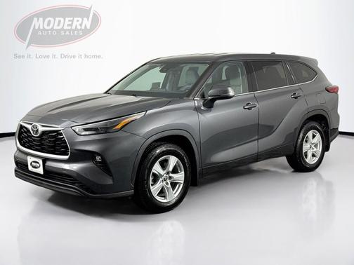 2022 Toyota Highlander LE