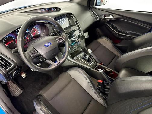 2017 Ford Focus RS Base