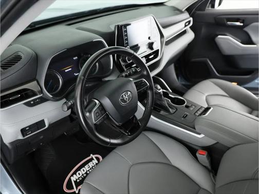 2021 Toyota Highlander Hybrid XLE