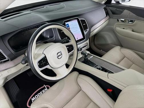 2022 Volvo XC90 T6 Inscription