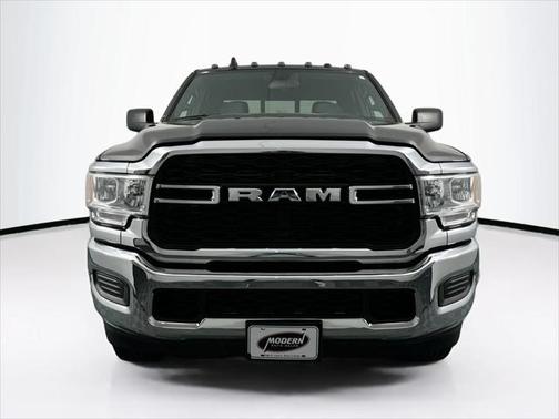 2022 RAM 2500 Tradesman Crew Cab 4x4 6'4' Box