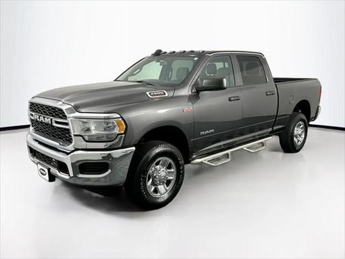 2022 RAM 2500 Tradesman Crew Cab 4x4 6'4' Box