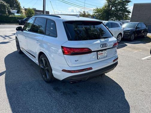 2025 Audi Q7 55 Premium Plus
