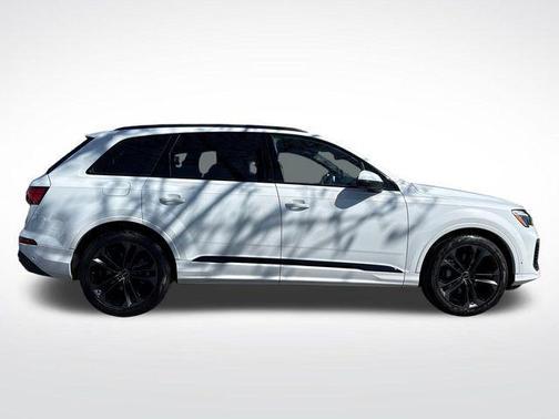 Glacier White 2026 Audi Q7 55 Premium Plus