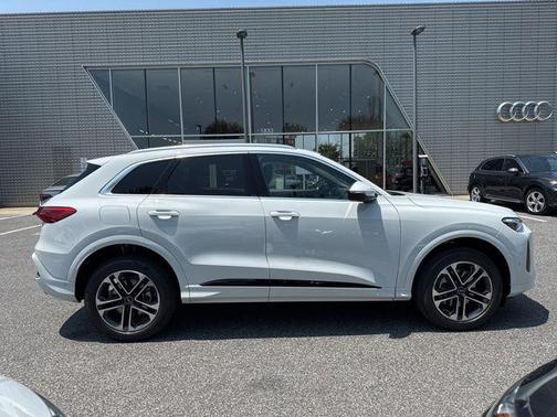 2025 Audi Q5 Premium Plus TFSI quattro S tronic