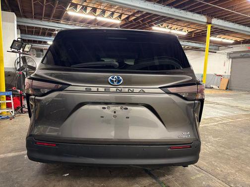 2024 Toyota Sienna XLE