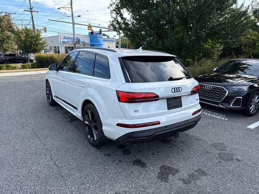 2025 Audi Q7 55 Premium Plus