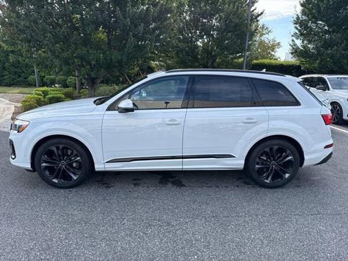 2025 Audi Q7 55 Premium Plus