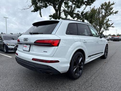 2026 Audi Q7 55 Premium Plus