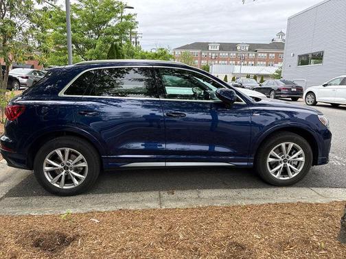 Navarra Blue Metallic 2025 Audi Q3 45 S line Premium Plus