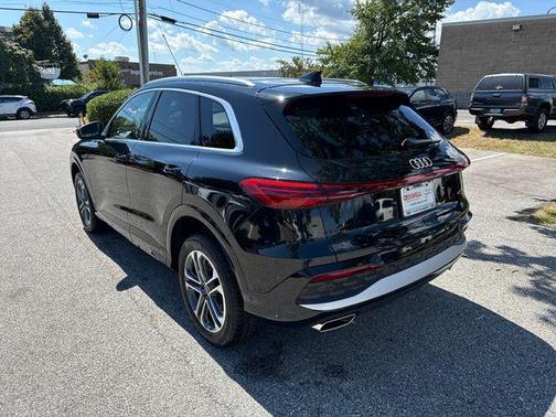 2025 Audi Q5 Premium TFSI quattro S tronic