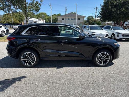 2025 Audi Q5 Premium TFSI quattro S tronic