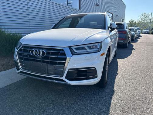 Ibis White 2018 Audi Q5 2.0T Tech Premium